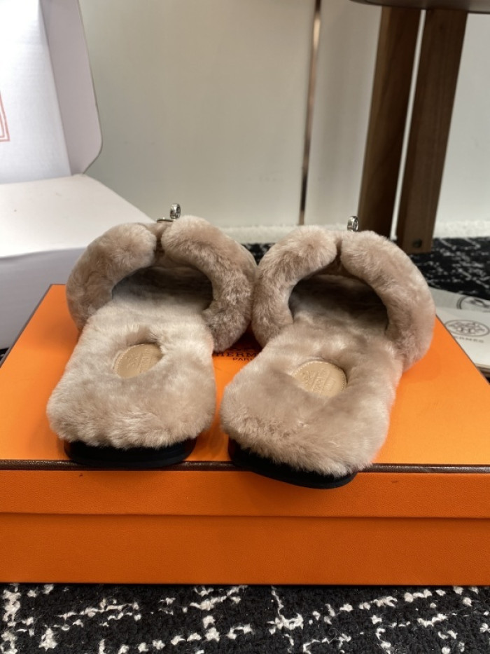 H**mes SLIPPERS