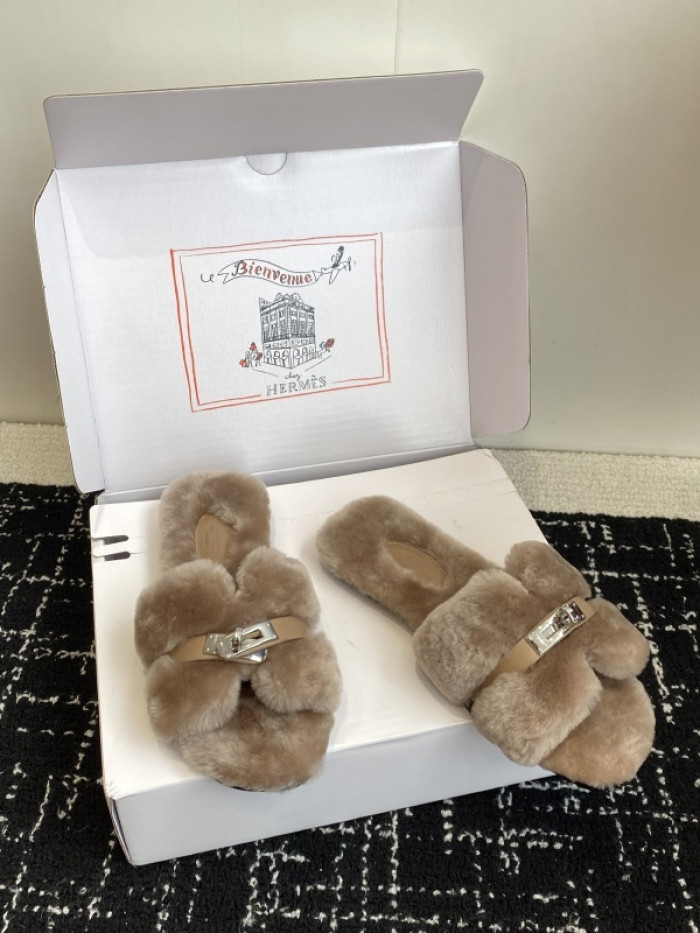 H**mes SLIPPERS