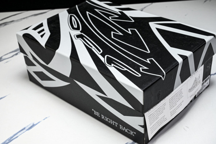 Off-White c/o Virgil Abloh