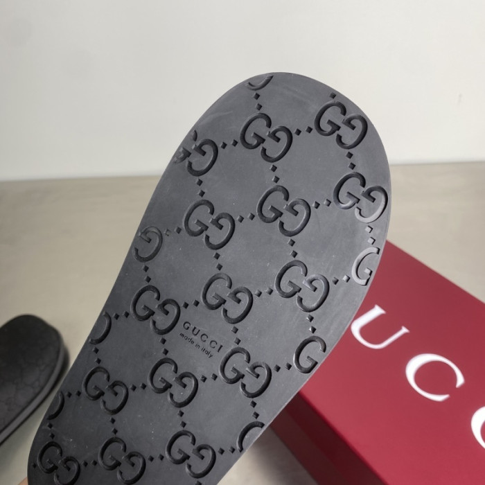 G*u*i SANDALS D06673