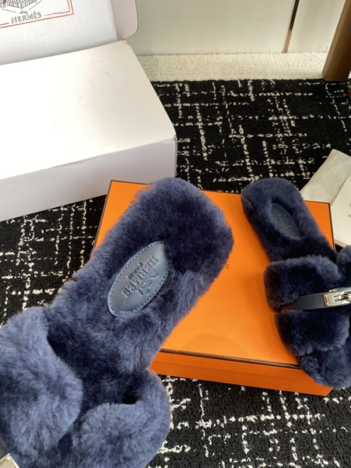 H**mes SLIPPERS