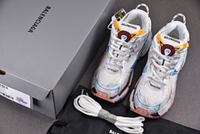 Ba*len*cia*ga Runner 772767 W3RMU 9754