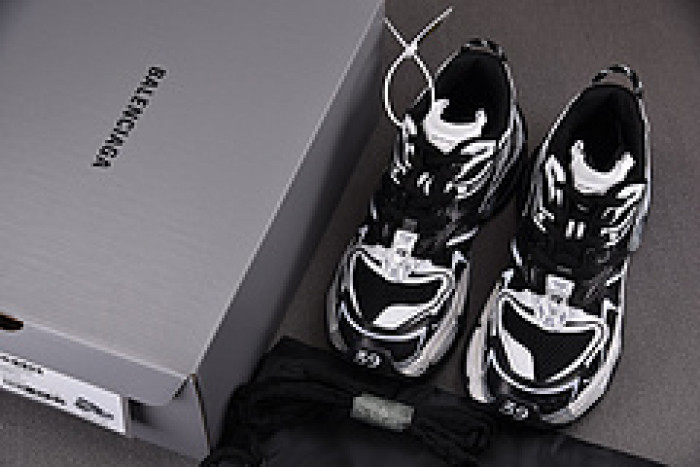 Ba*len*cia*ga Runner 779064 W3RXP 0213