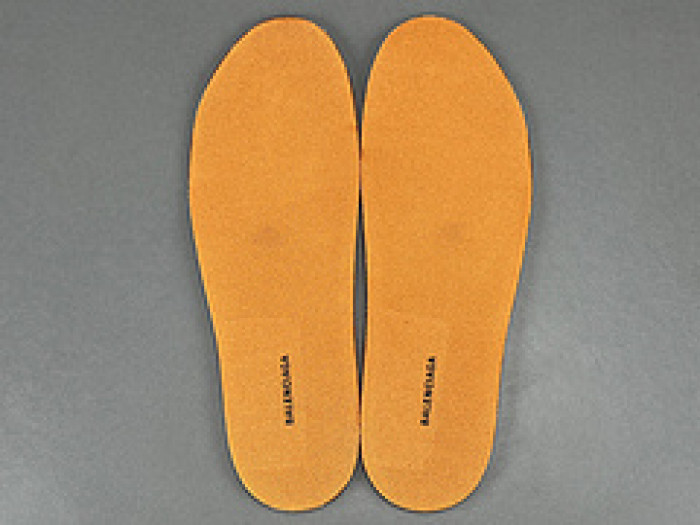 Ba*len*cia*ga TRACK 800592 WTRHK 7000