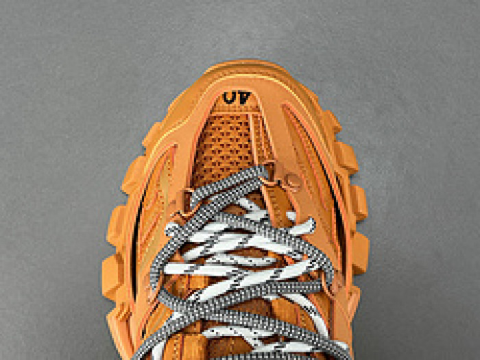 Ba*len*cia*ga TRACK 800592 WTRHK 7000