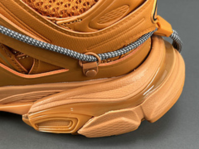 Ba*len*cia*ga TRACK 800592 WTRHK 7000