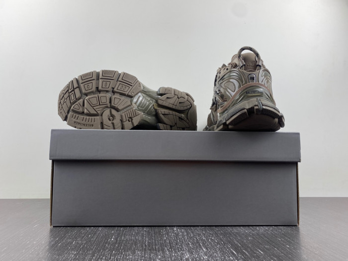 Ba*len*cia*ga RUNNER W3RBQ 2010