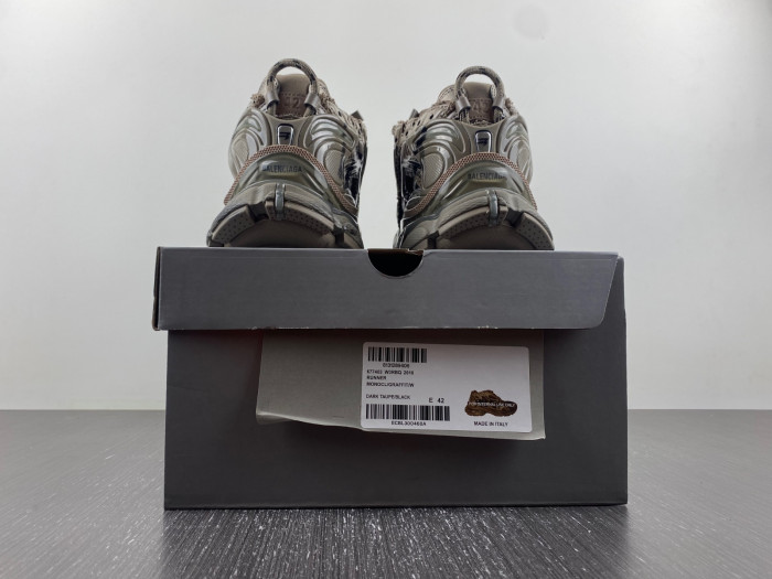 Ba*len*cia*ga RUNNER W3RBQ 2010