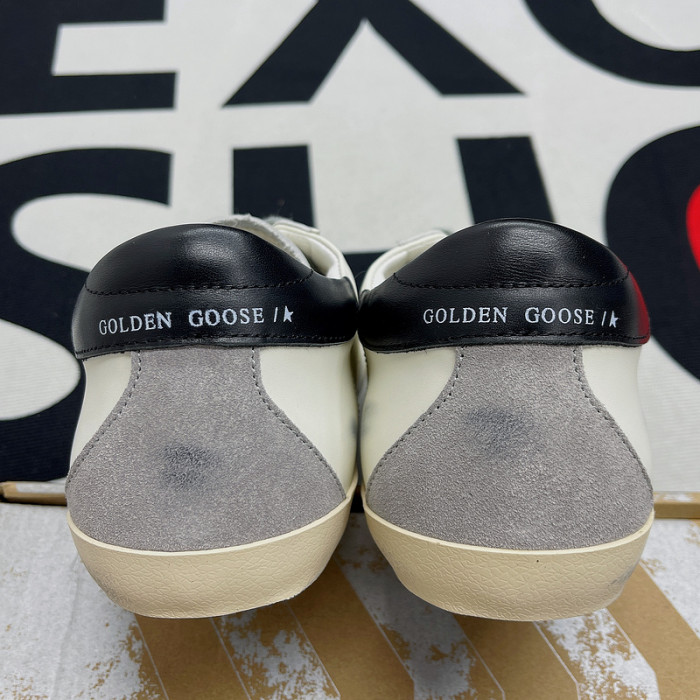 Golden Go*e S*per-Star SNEAKER GG05