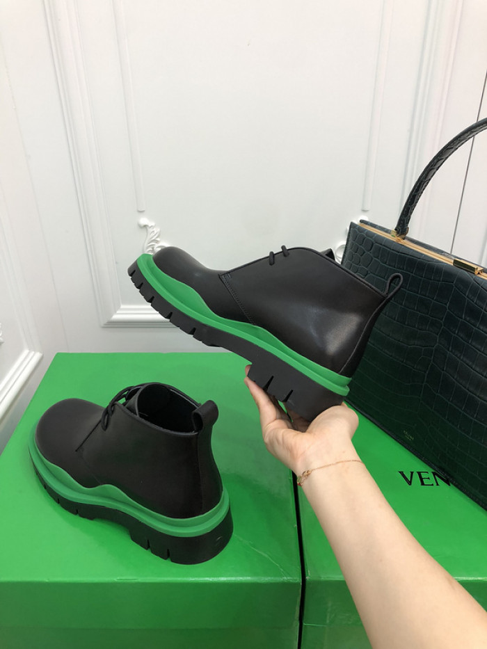 Bo*te*ga Ve*ne*ta BV018