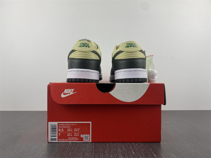 nike dunk low avocado dm7606-300