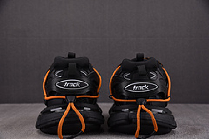 Ba*len*cia*ga TRACK 800592 WTRHK 1000