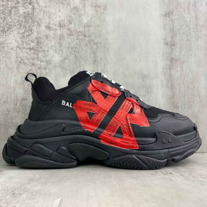 Ba*len*cia*ga Triple S SNEAKER