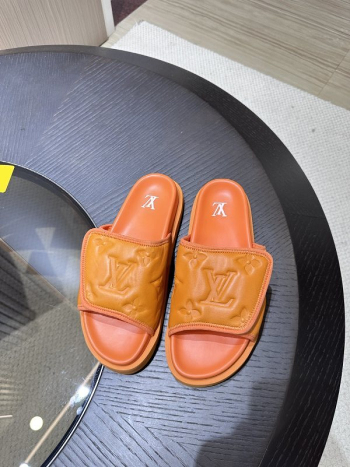 L0VT SANDALS