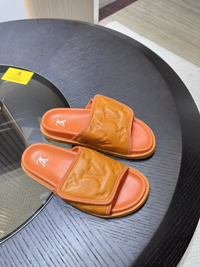 L0VT SANDALS
