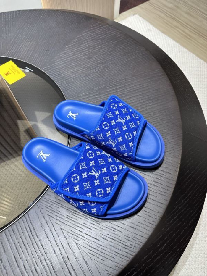 L0VT SANDALS