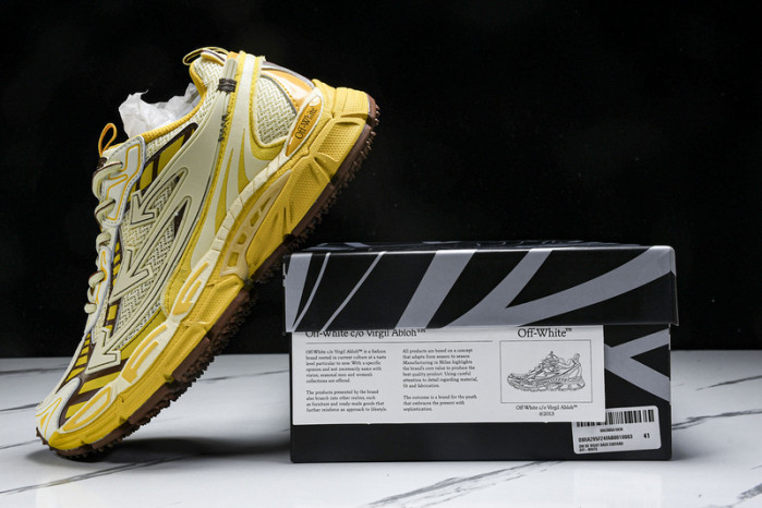 Off-White c/o Virgil Abloh