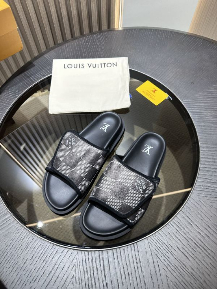 L0VT SANDALS