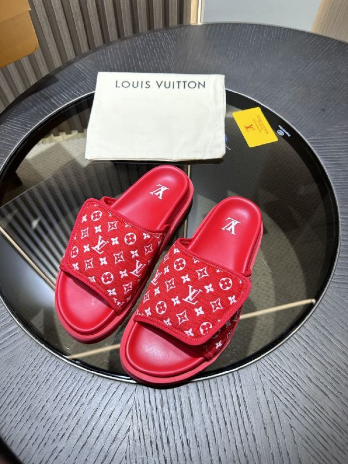 L0VT SANDALS
