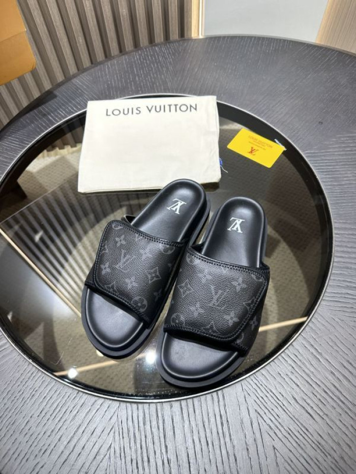 L0VT SANDALS