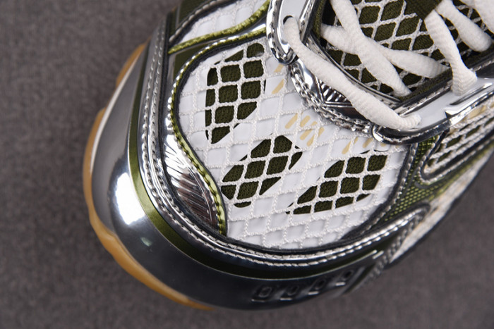 Bo*te*ga Ve*ne*ta BV038