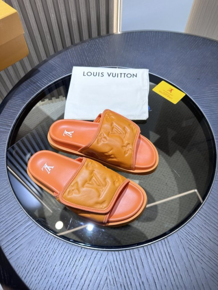 L0VT SANDALS