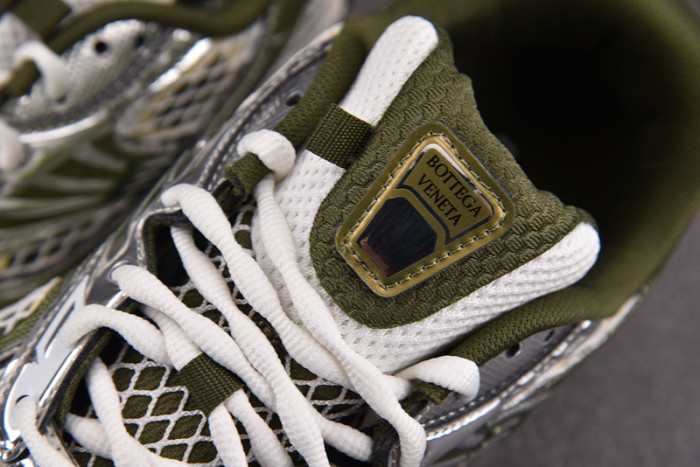 Bo*te*ga Ve*ne*ta BV038