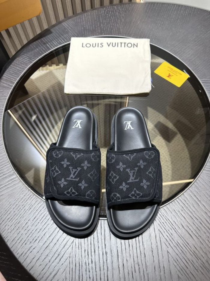 L0VT SANDALS