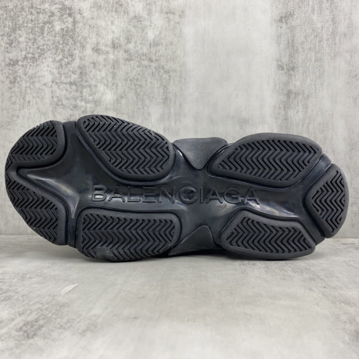Ba*len*cia*ga Triple S SNEAKER