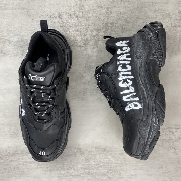 Ba*len*cia*ga Triple S SNEAKER