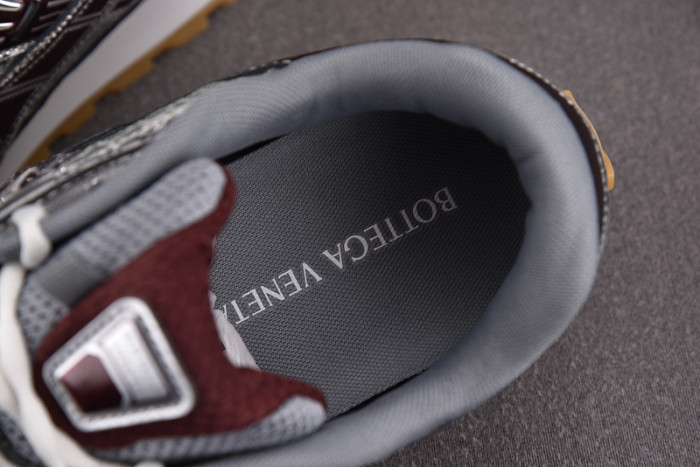 Bo*te*ga Ve*ne*ta BV043