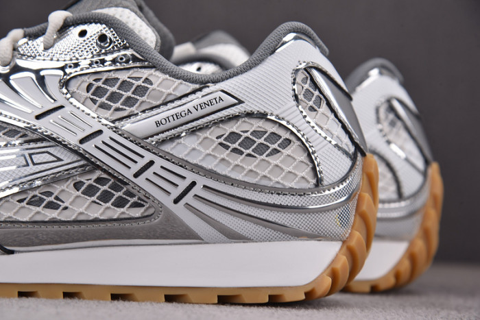 Bo*te*ga Ve*ne*ta BV044