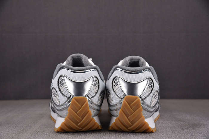 Bo*te*ga Ve*ne*ta BV044