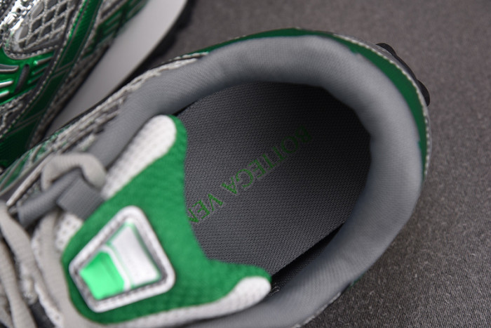 Bo*te*ga Ve*ne*ta BV045