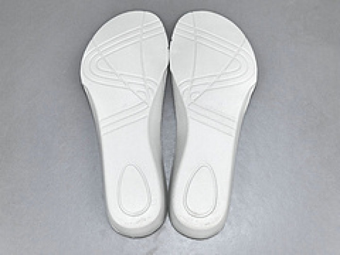 Bo*te*ga Ve*ne*ta BV051