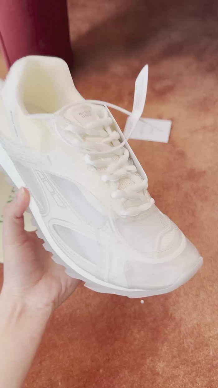 Bo*te*ga Ve*ne*ta BV048