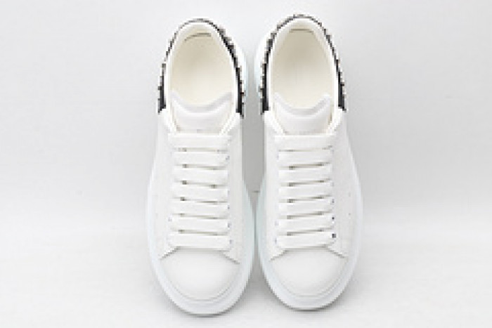 Ale*d*r M*Q*en E2710