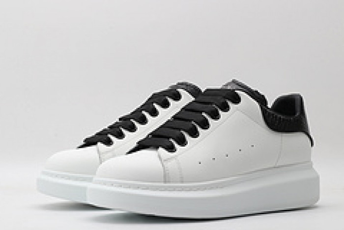 Ale*d*r M*Q*en E2712