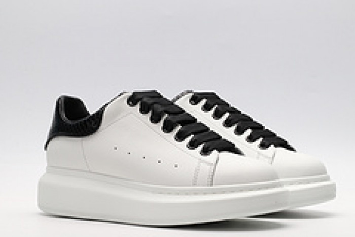 Ale*d*r M*Q*en E2712