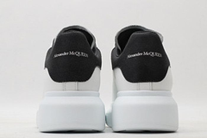 Ale*d*r M*Q*en E2717