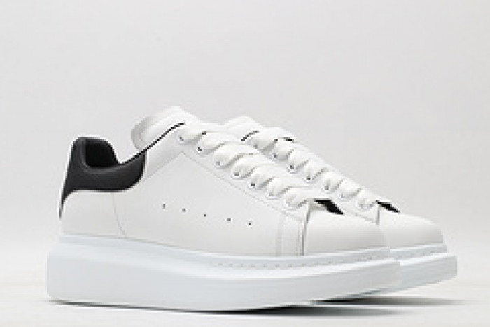 Ale*d*r M*Q*en E2717