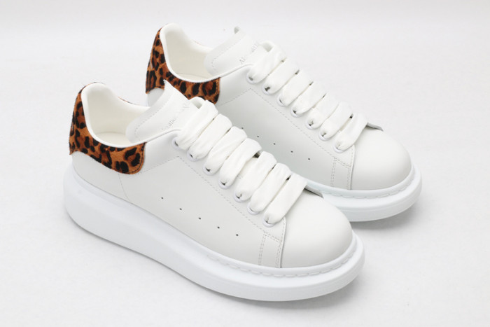 Ale*d*r M*Q*en E2722