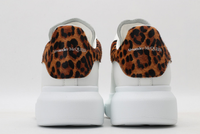 Ale*d*r M*Q*en E2722