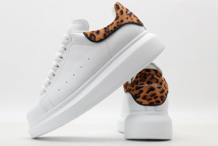 Ale*d*r M*Q*en E2722