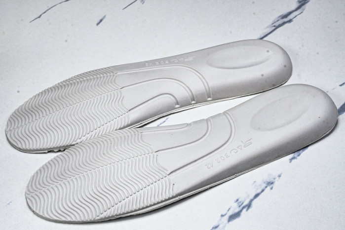 Ale*d*r M*Q*en E2726