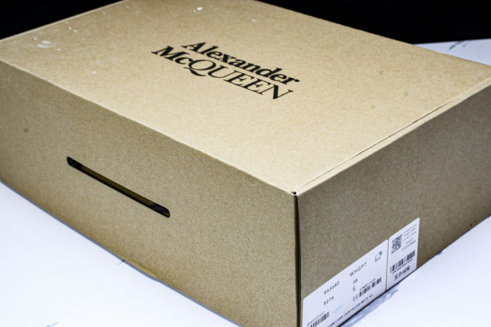 Ale*d*r M*Q*en E2727