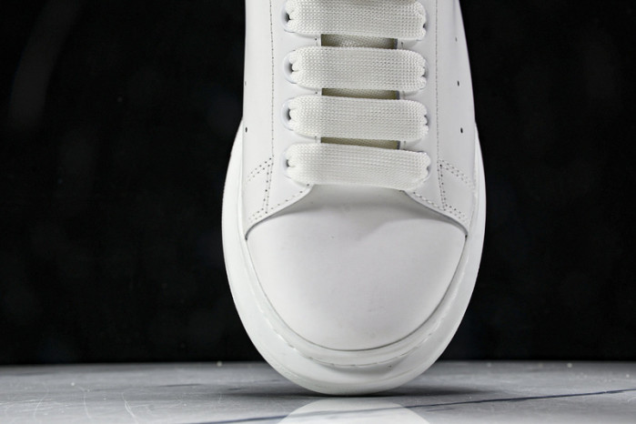 Ale*d*r M*Q*en E2729