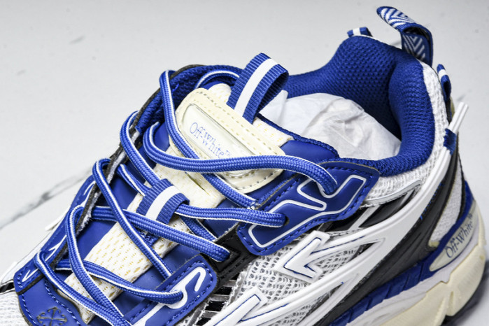 Off-White c/o Virgil Abloh