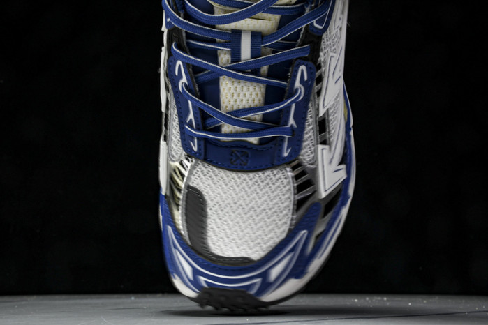 Off-White c/o Virgil Abloh