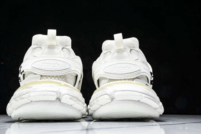 Ba*len*cia*ga TRACK 825417 WDTSC 1000